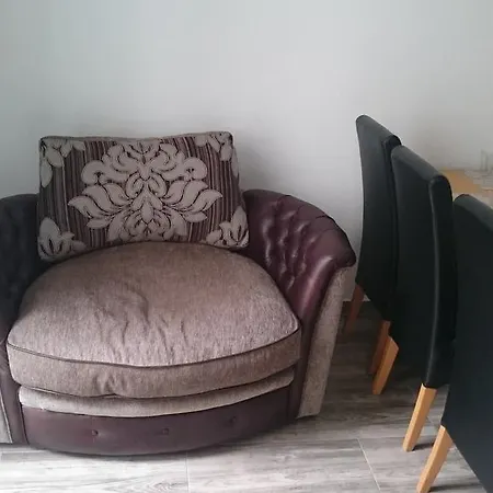 Avi Goodhouse Apartment