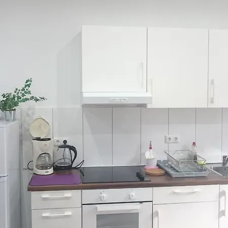 Avi Goodhouse Dusseldorf