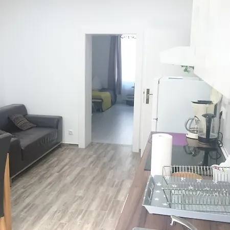 Avi Goodhouse Apartment Dusseldorf