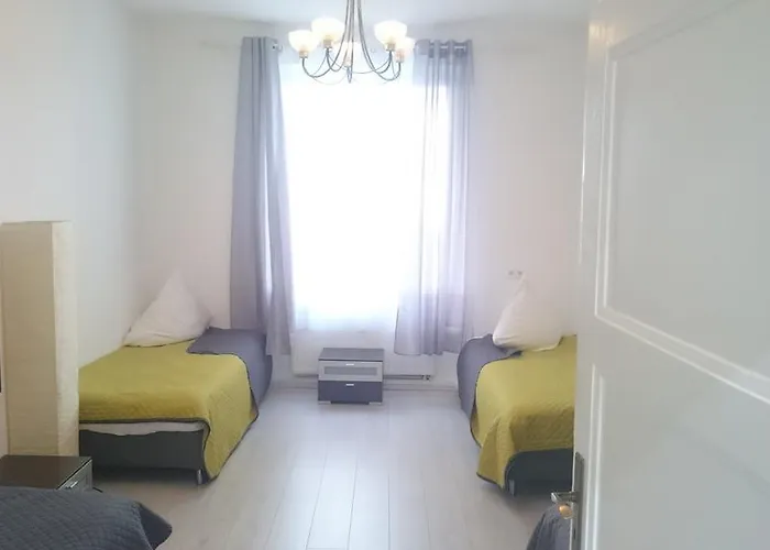 Avi Goodhouse Apartman